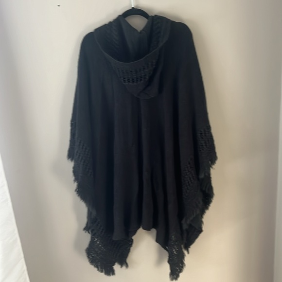 Black Sweater Poncho - Picture 4 of 6